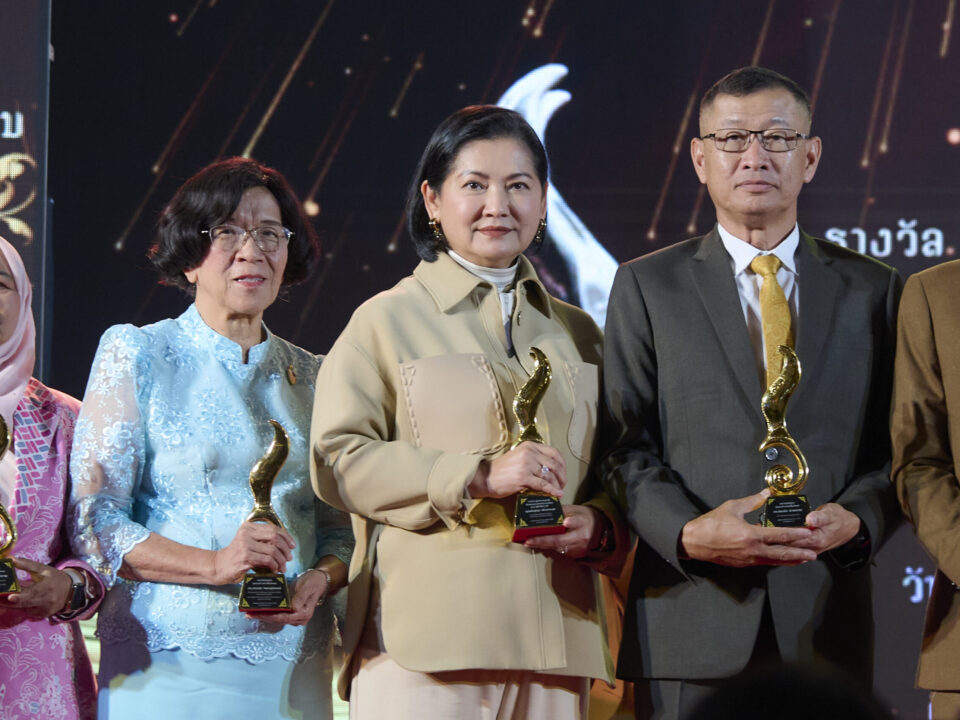 “Thanya Wachirabunjong” Wins the 10th Golden Kinnaree People’s Choice Award